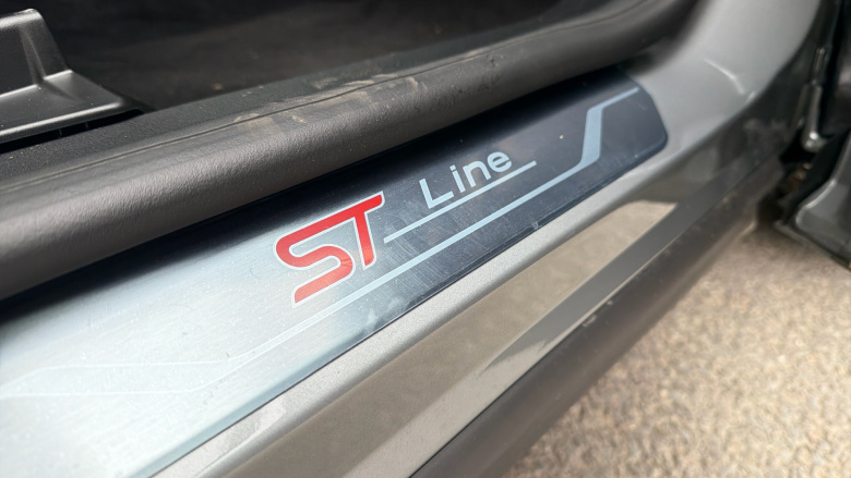 Ford Puma 1.0 EcoBoost Hybrid mHEV ST-Line X 5dr Petrol Hatchback